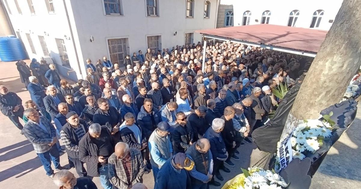 sakarya valisinin aci gunu agabeyi son yolculuguna ugurlandi qiyNiUsf.jpg