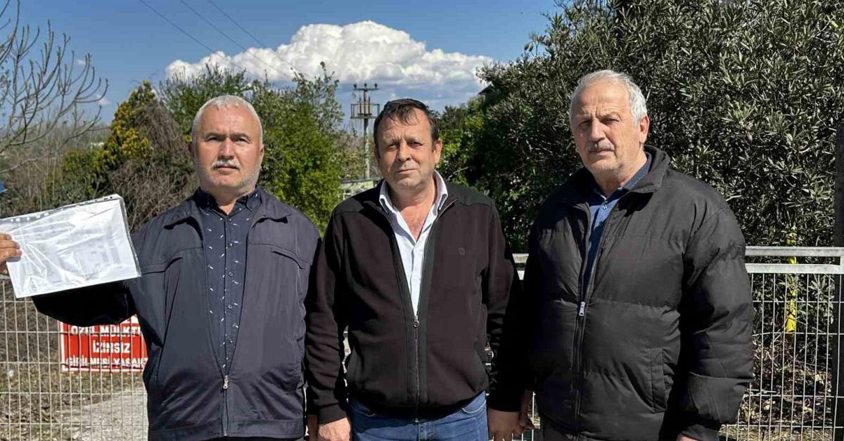 sakaryada sut ureticileri alacaklari icin haykiriyor aUAvPGIf.jpg