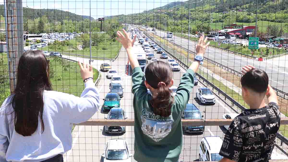Bolu’da Bayram Dönüşünde Renkli Görüntüler2
