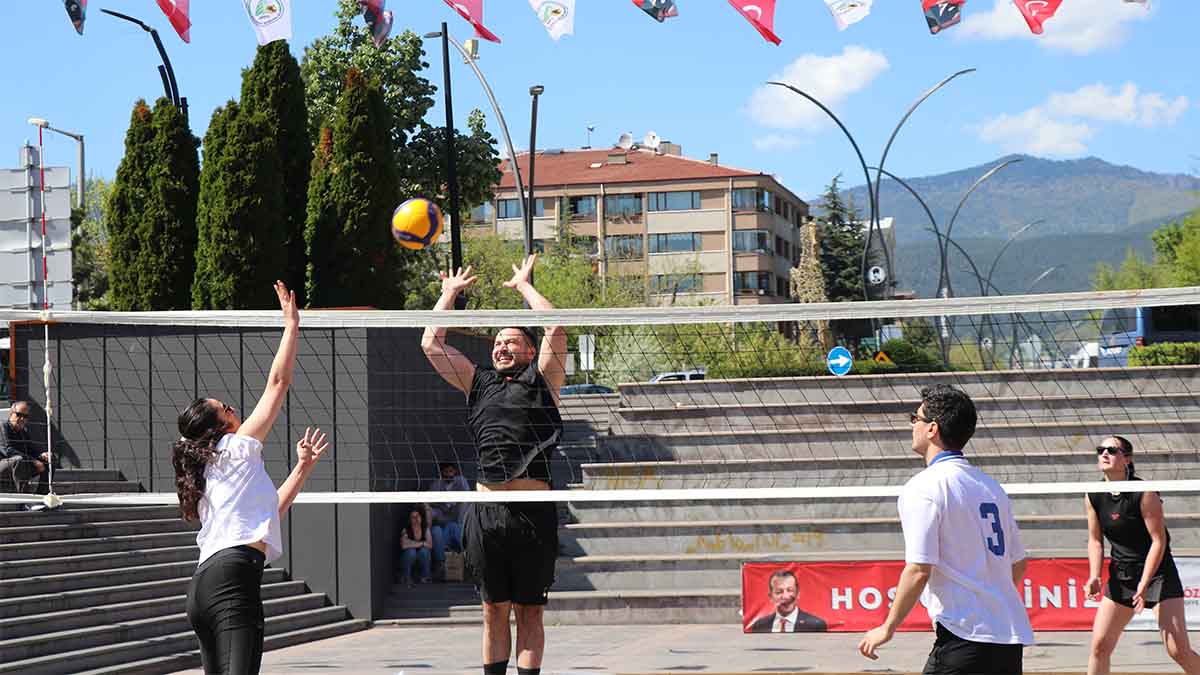 Denizi Olmayan Bolu’da Plaj Voleybolu Heyecanı2