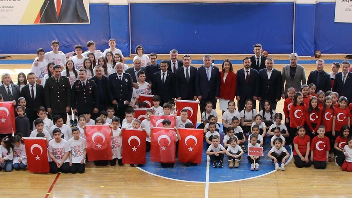 Gerede’de 19 Mayıs Kutlamaları Renkli Görüntülere Sahne Oldu4