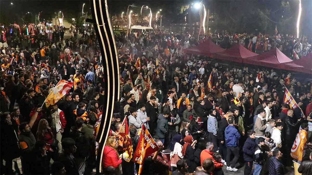 Gerede'de Cumhuriyet Meydanı Doldu Taştı2