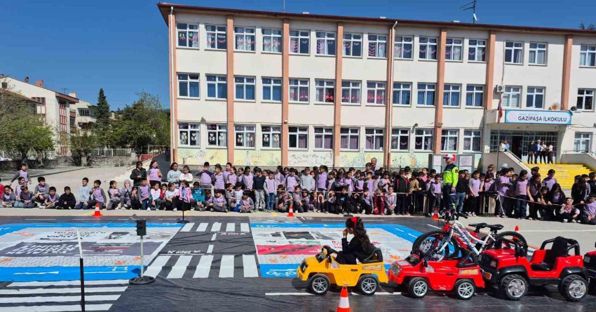 ankara beypazarinda ogrencilere trafik guvenligi egitimi verildi Tw2RISki.jpg