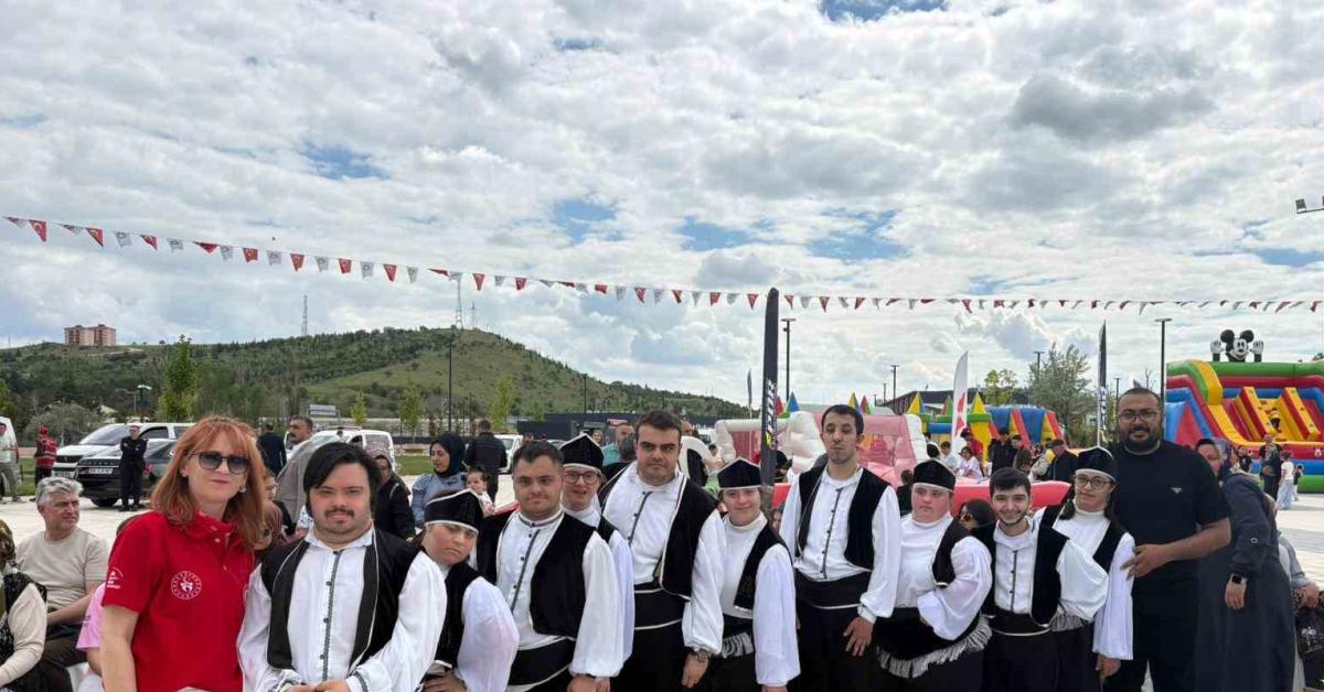 ankara sincanda genclik festivali coskusu gg6ZgazR.jpg