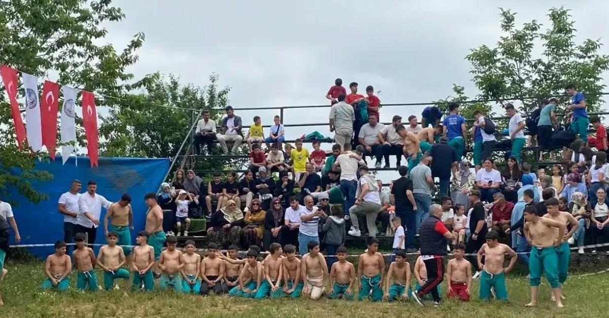 duzce akcakocada 700 yillik gelenek yasatiliyor WncJJYqp.jpg