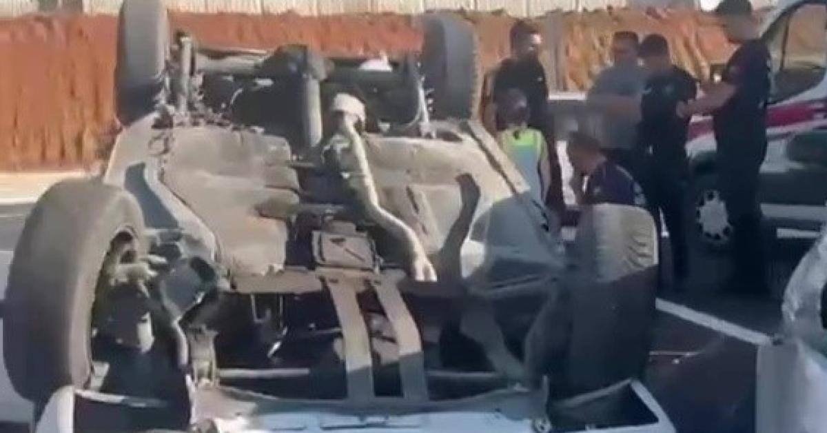 duzce akcakocada feci trafik kazasi 5 yarali uxeJyvXO.jpg