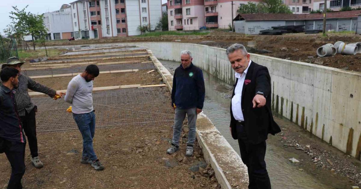 duzce cumayerinde tam gaz devam ediyor muNJR78L.jpg