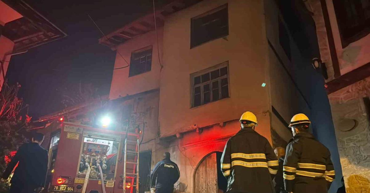 karabuk safranboluda yangin itfaiye eri yaralandi FF3vrYRT.jpg