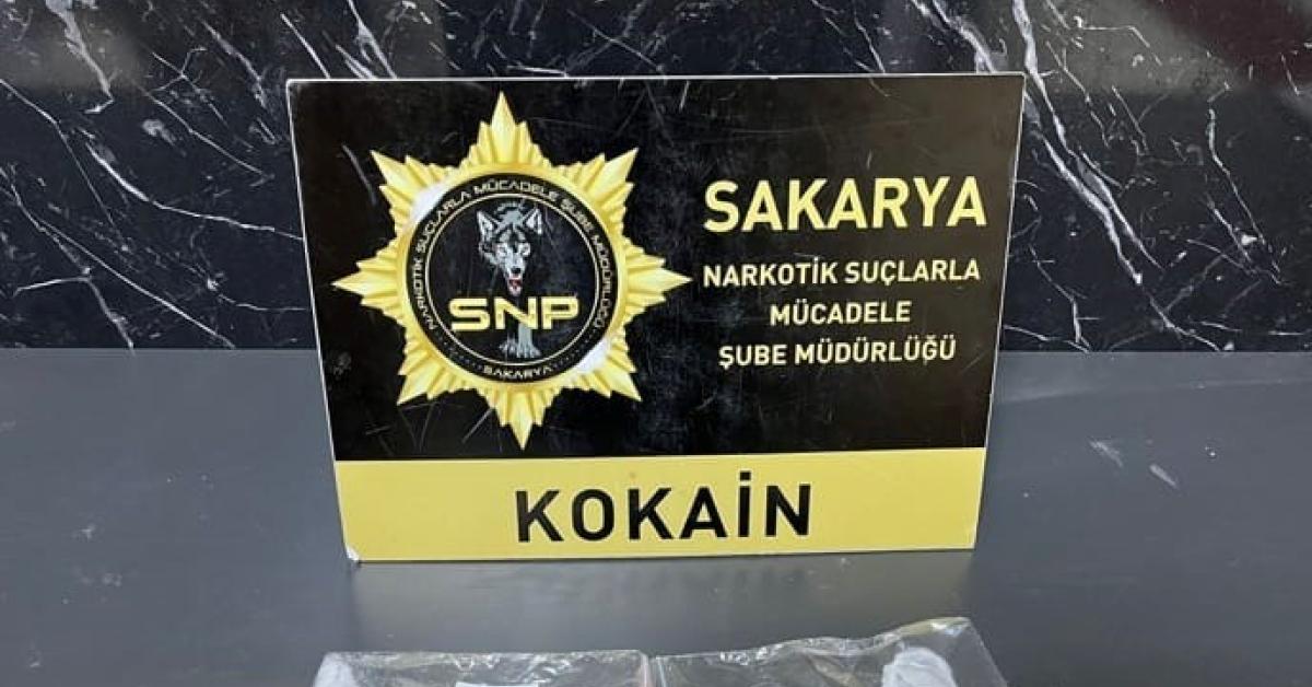 sakaryada 895 gram kokain ele gecirildi b1XIGgO7.jpg