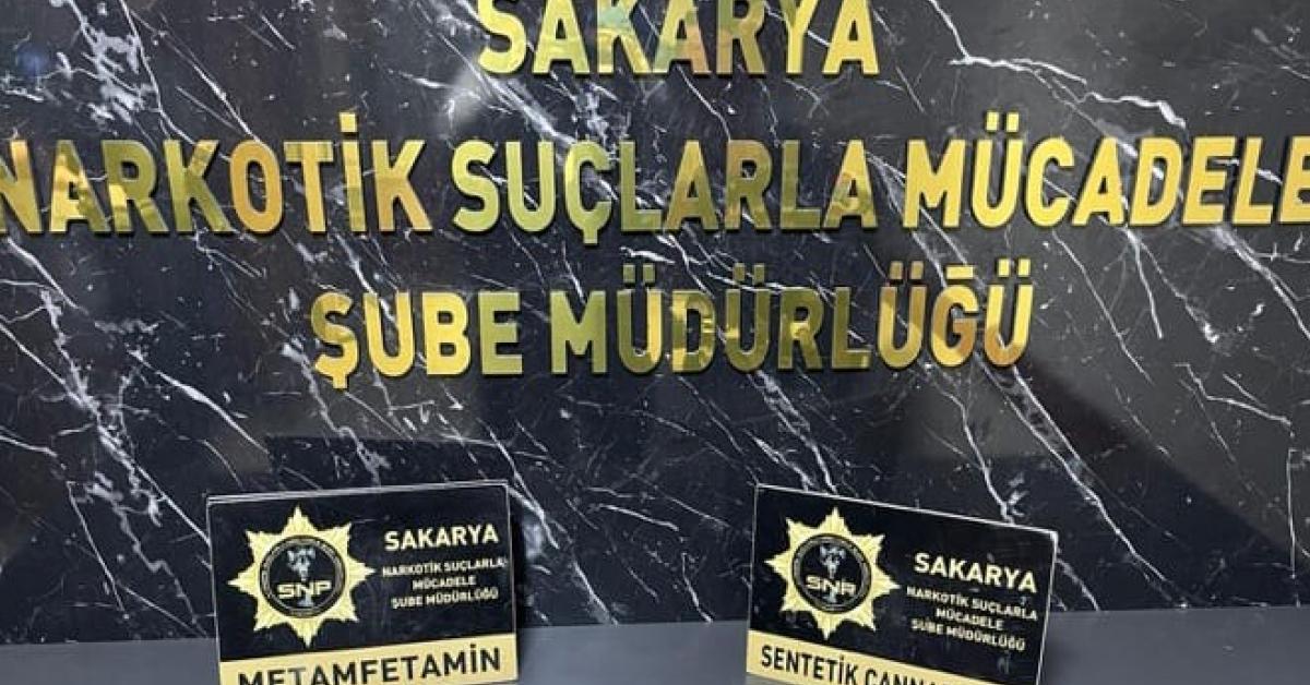 sakaryada narkotik operasyonu iki kisi yakalandi ve tutuklandi V7IHZTVh.jpg