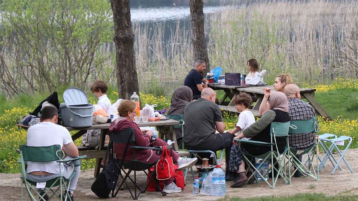 Bolu’daki Doğal Güzellikler Ziyaretçi Akınına Uğradı