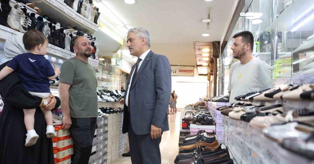duzce valisi makas esnaf ve vatandaslarla bir araya geldi EbavBAsD.jpg