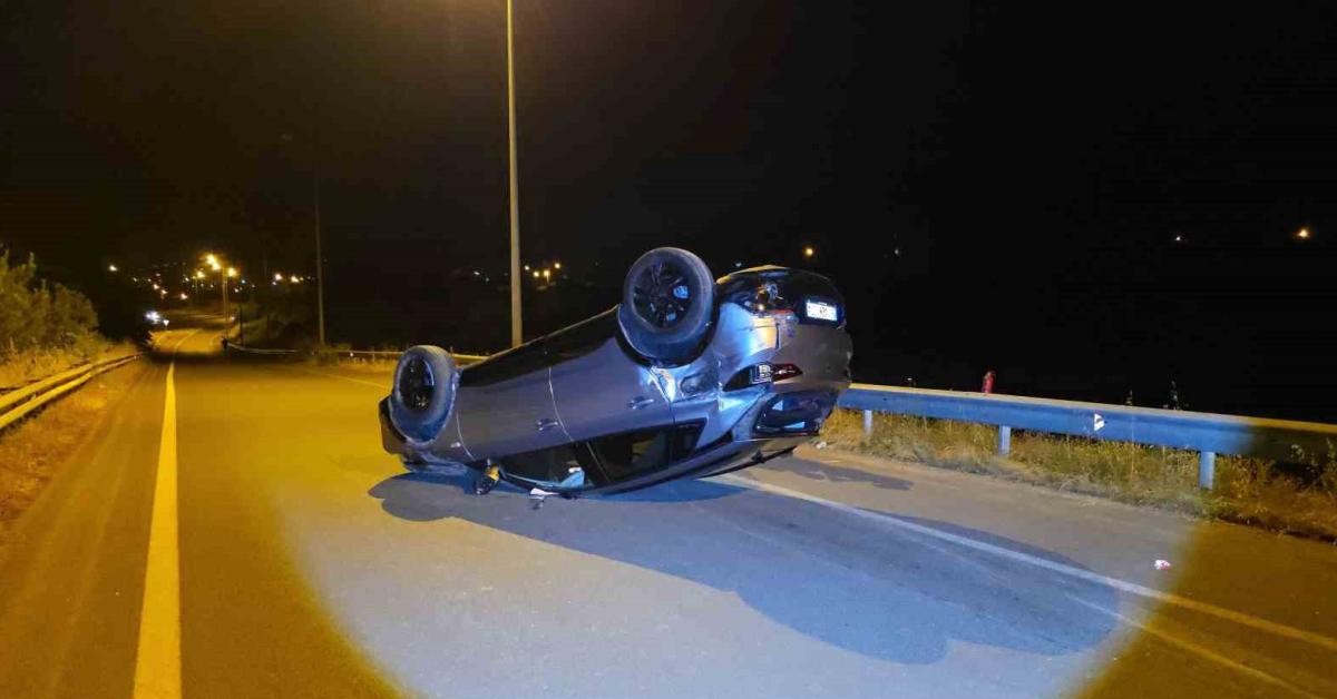 duzcede gece yarisi feci trafik kazasi iki yarali swmtsR8F.jpg