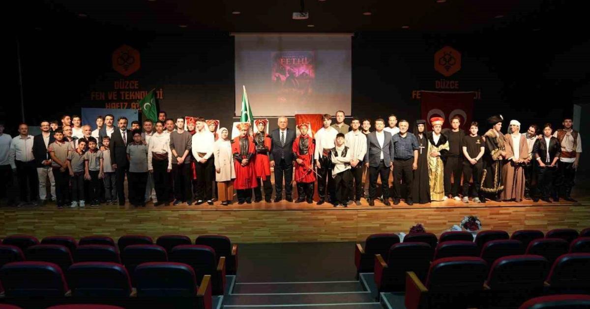 duzcede istanbulun fethi programi tiyatro ve mehter gosterileri buyuledi kM6u6apL.jpg