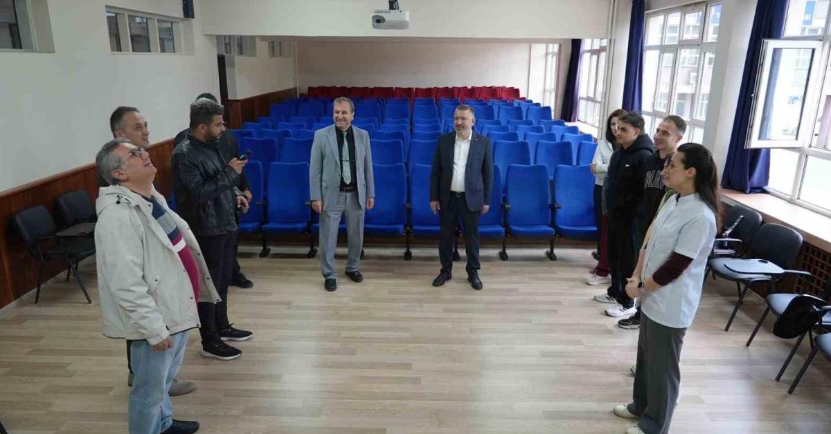 karabuk universitesinde yeni hizmet binasi ziyareti K5pba1XE.jpg