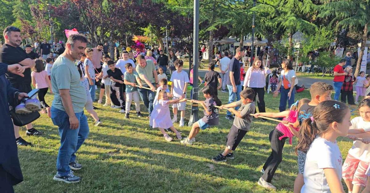 karabukte babalar ve cocuklari ayni etkinlikte bulustu BHAL5jID.jpg