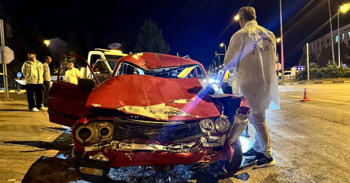 karabukte kirmizi isik ihlali yaparak motosiklete carpan surucuye ceza yagdi Wmx4j7Qx.jpg