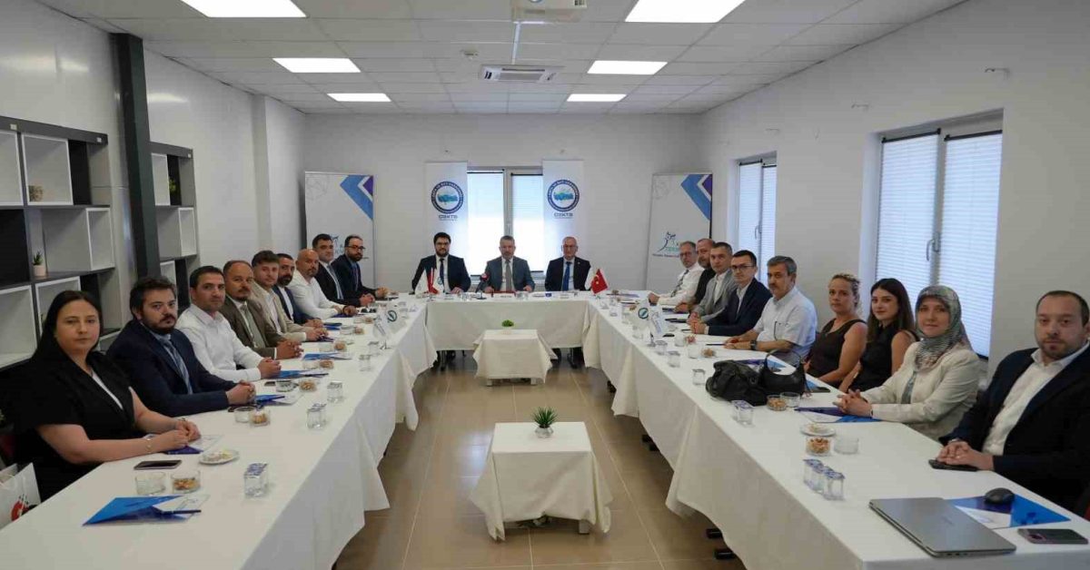 karabukte masaya yatirdilar XERhTzG2.jpg