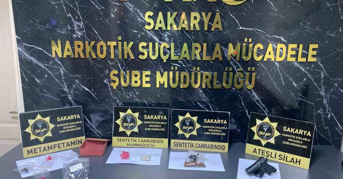 sakarya adapazarinda uyusturucu operasyonu dKSKQUsO.jpg