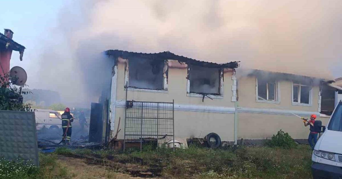 sakarya karapurcekte korkutan yangin L4OaYgUc.jpg
