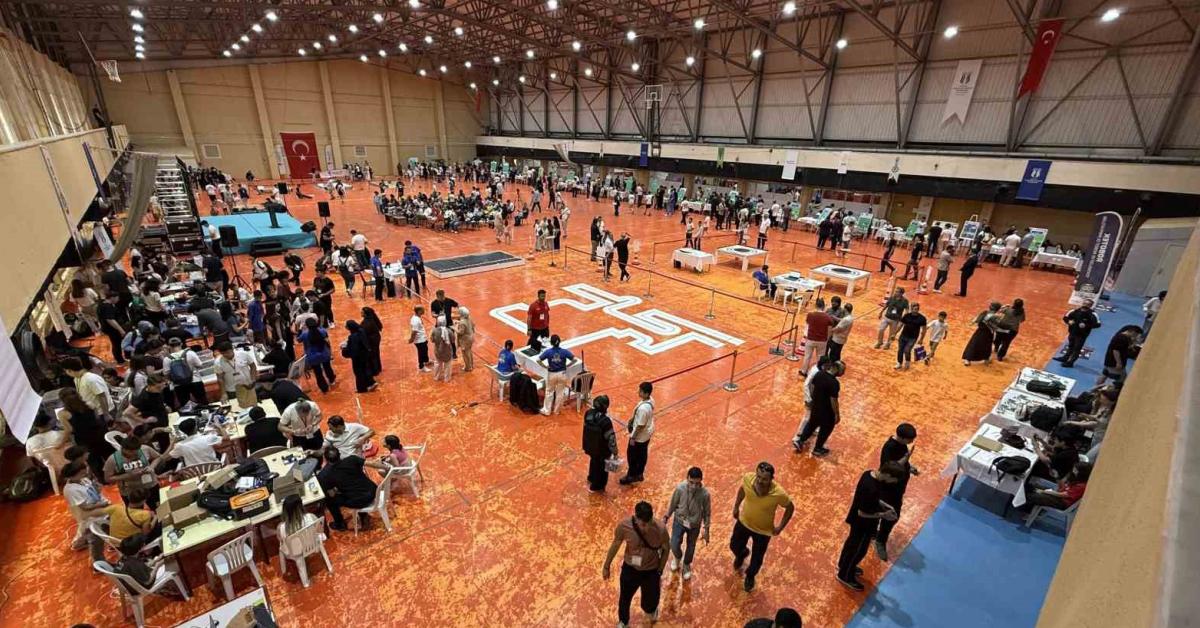 sakarya robot ve teknoloji olimpiyatlari basladi 1b1h7f9Q.jpg