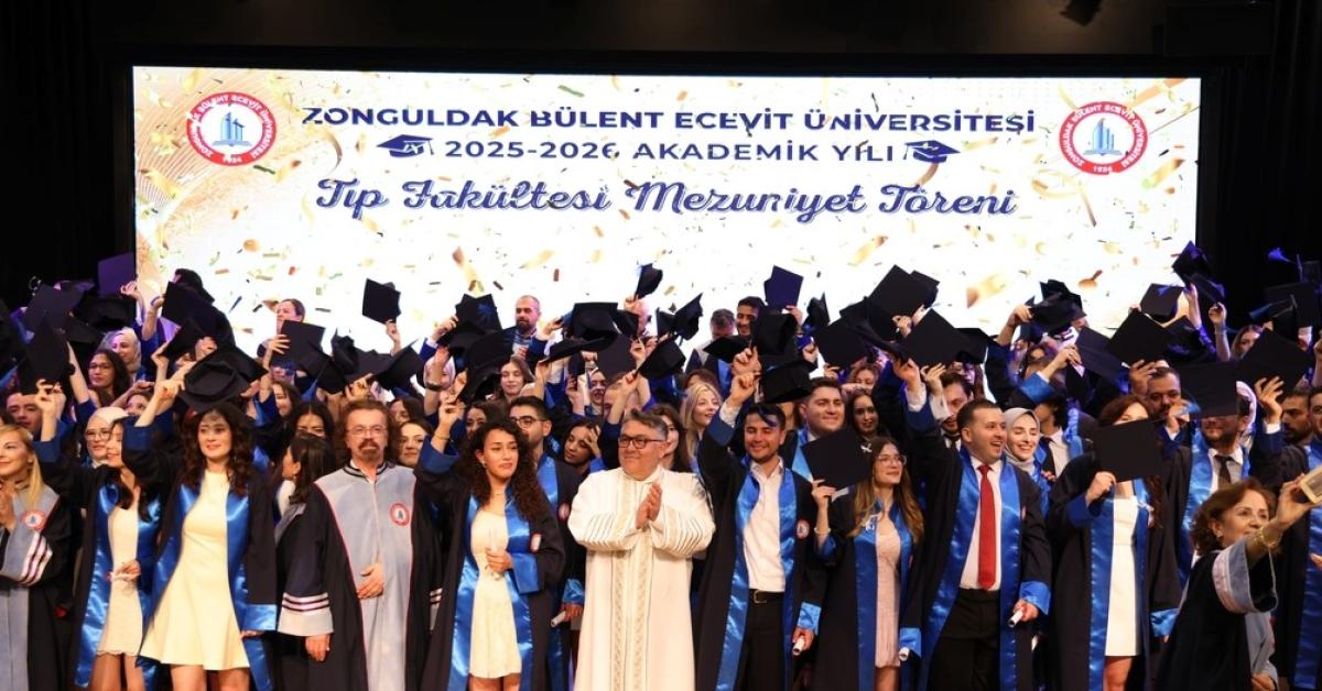 zonguldakta tip fakultesi mezuniyet toreni gerceklestirildi UzTs4NuE.jpg