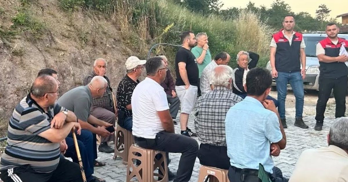 duzce yigilcada ciftcilere kahverengi kokarca ile mucadele egitimi HwjGaT9i.jpg