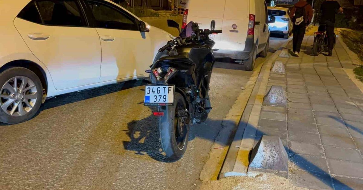 duzcede 2 motosiklet carpisti 3 kisi yaralandi BOJHUfnw.jpg