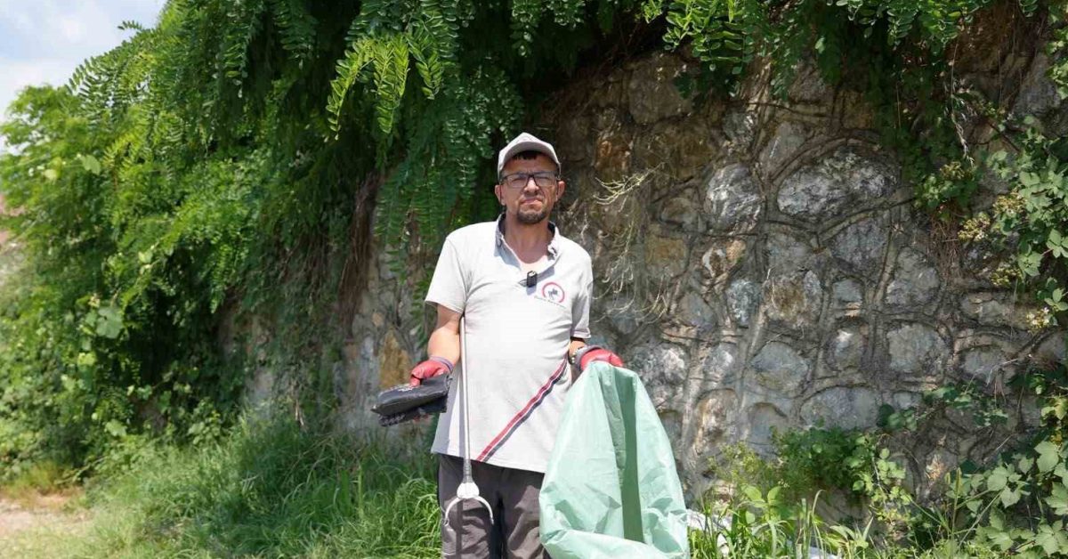 duzcede temizlik gorevlisi altin dolu canta buldu YGgr5i9C.jpg