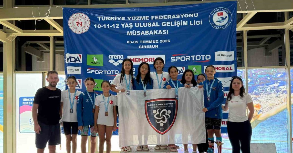 duzceli yuzuculerden buyuk basari pJ8pPjGH.jpg