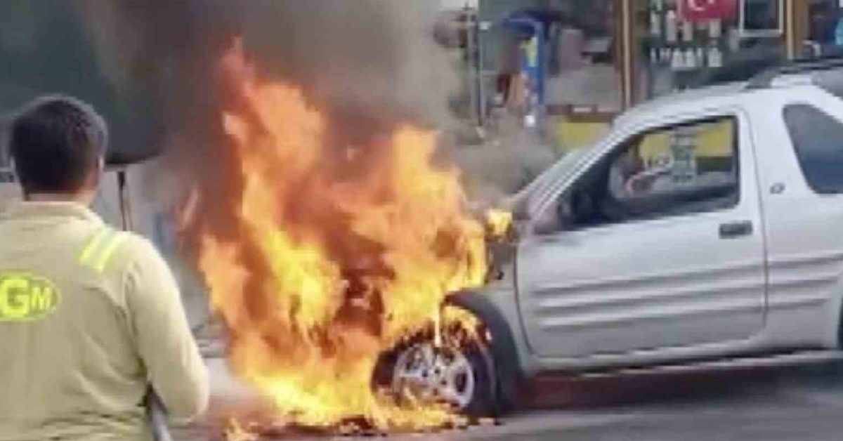 kastamonu tosyada seyir halindeki cip alev alev yandi OArQ4ELL.jpg
