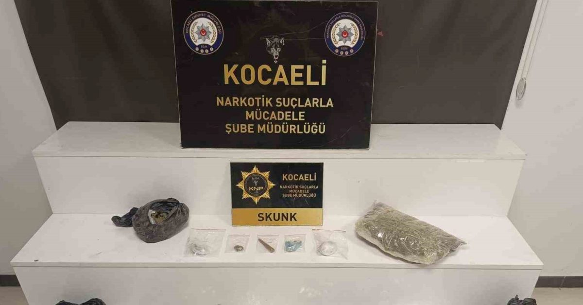 kocaelide uyusturucu operasyonu 7 gozalti 3 kilo skunk ele gecirildi lK46SNEX.jpg