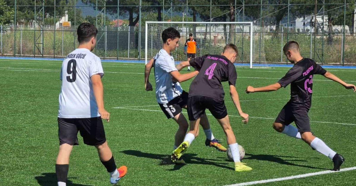 sakarya akyazida futbol turnuvasi coskusu Ep9jW3l4.jpg