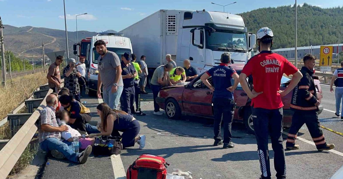 sakarya pamukovada feci kaza 7 yarali var d58DvuKD.jpg