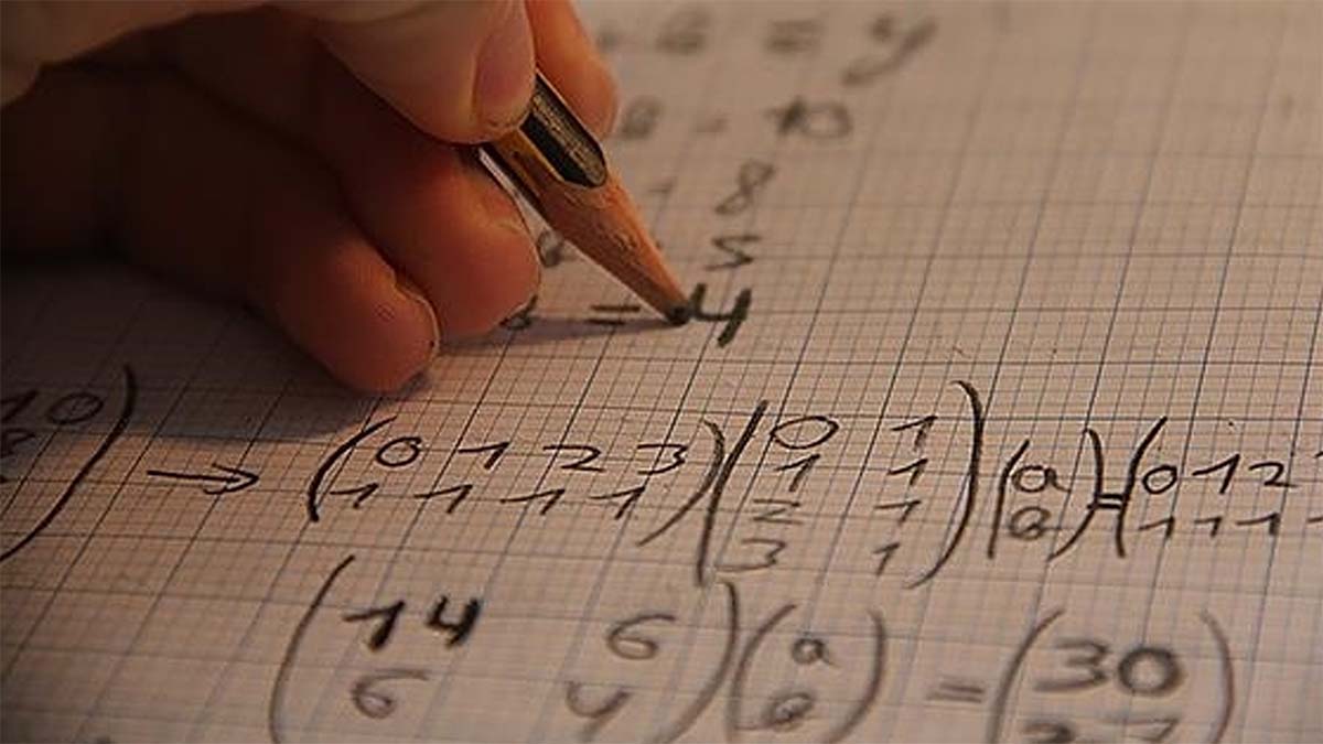 Her sınav döneminde olduğu gibi bu yıl da "ALES giriş belgesi", "ALES sınav yerleri", "ALES nedir" ve "ALES giriş belgesi sorgulama" ifadeleri internet kullanıcılarının en çok aradığı konular arasında yer alıyor.