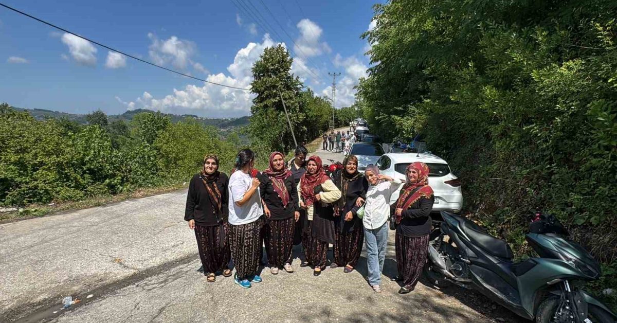 zonguldak alaplida meshur gelenek yasatiliyor Dgk8lsPh.jpg