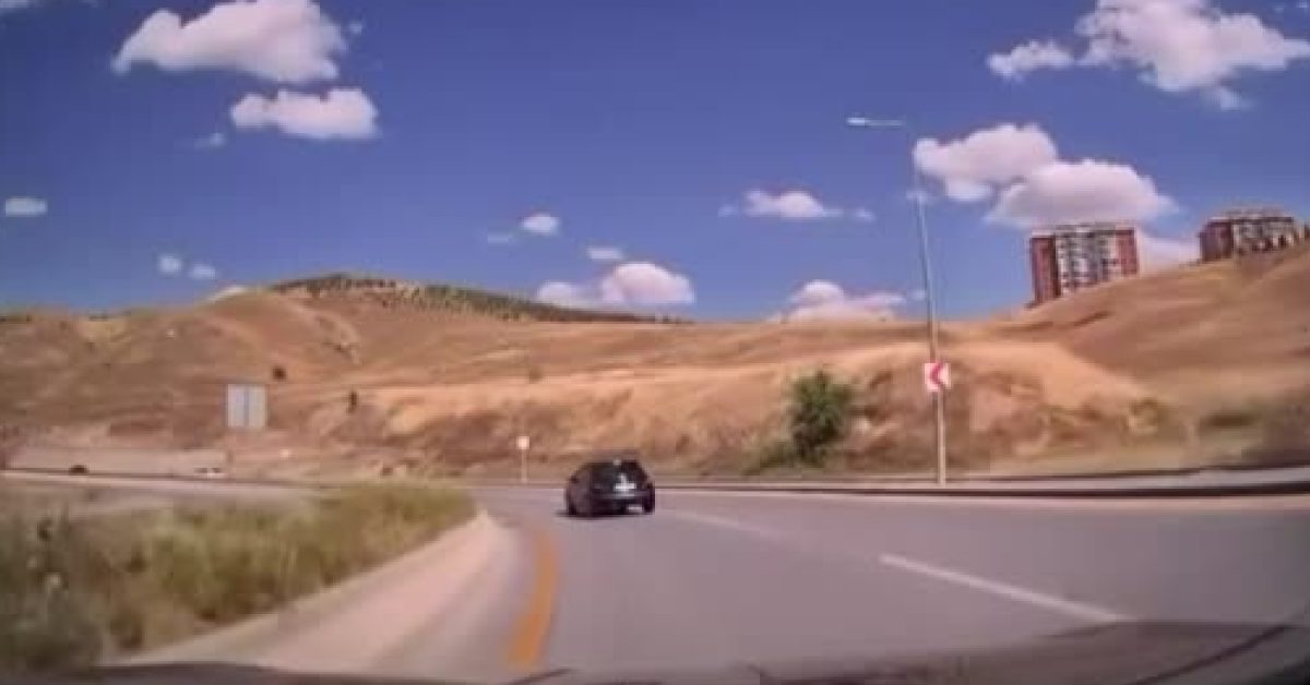 ankara etimesgutta trafik kazasi refuje carpti Q4dw1jnP.jpg