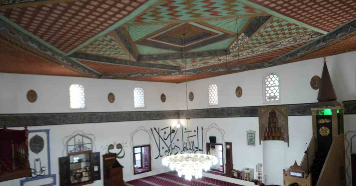 bilecikte 510 yillik tarihi cami zamana meydan okuyor HtA1pA38.jpg