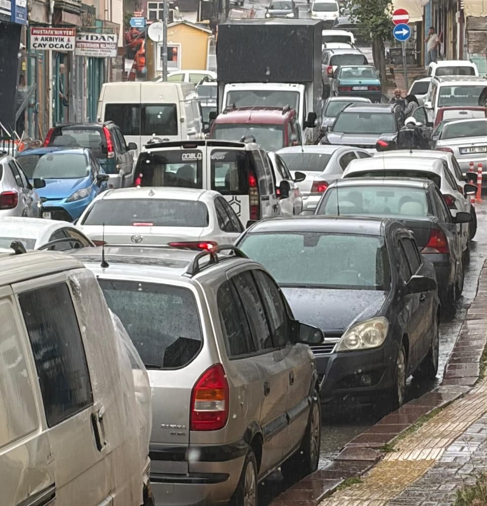 cumhuriyet caddesi trafik (1)