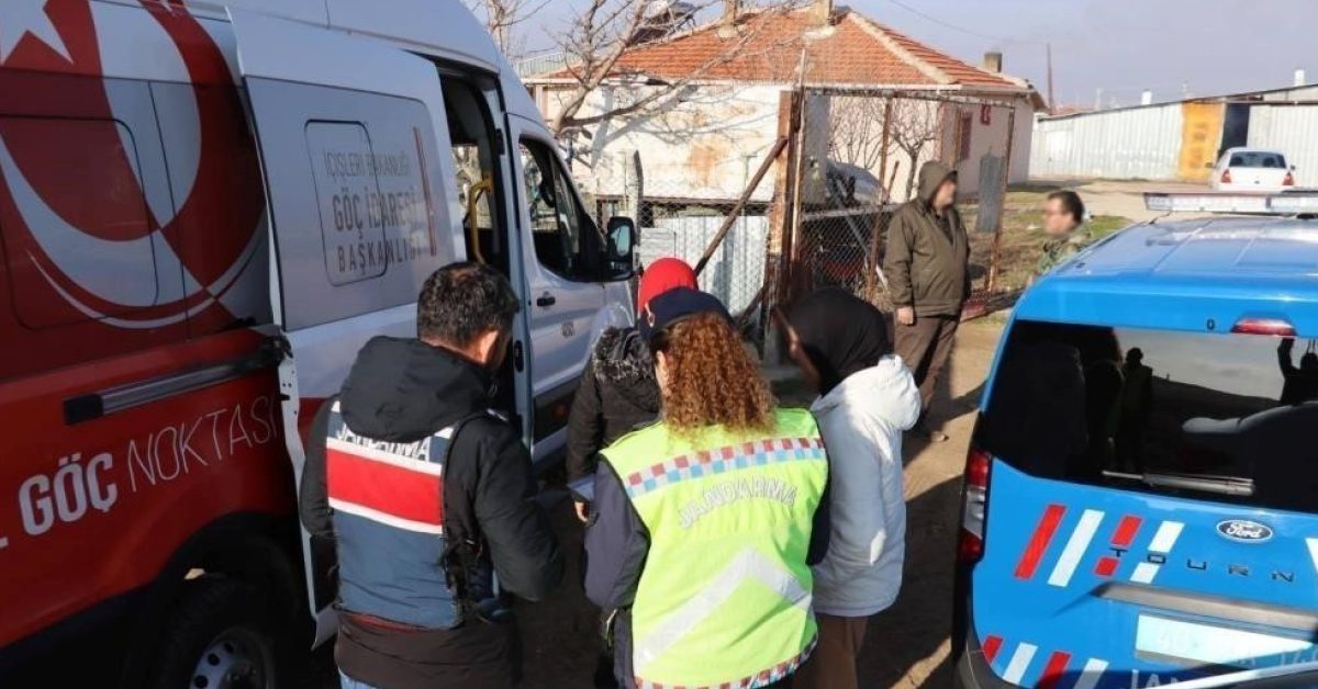 duzcede 7 duzensiz gocmen yakalandi EJni9qB1.jpg