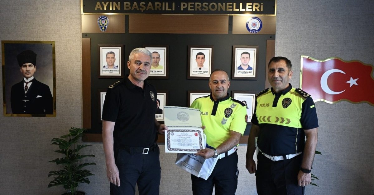 duzcede cesur polisler tesekkur belgesi aldi gOQiKVnk.jpg