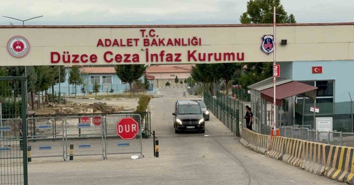 duzcede guvenlik denetimlerinde 41 kisi yakalandi RHGFYL1R.jpg