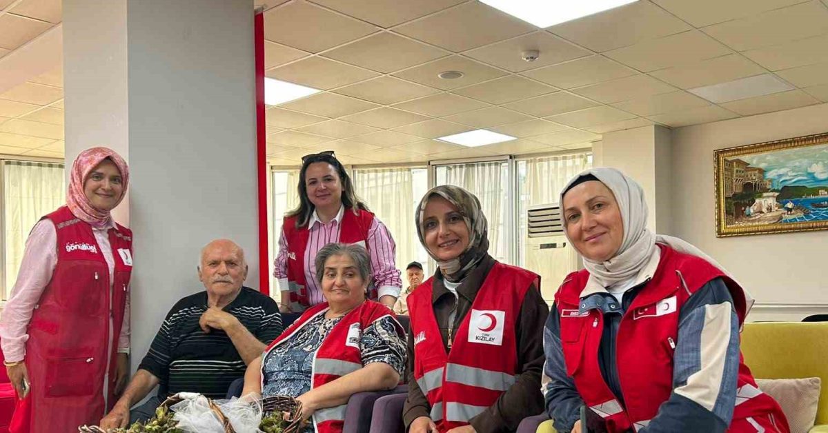 duzcede kizilay kadin kollarindan anlamli findik ikrami jzj8NuhR.jpg