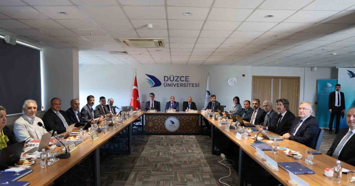 duzcede yuksekogretimin gelecegi icin toplanti gerceklestirildi k79Ps8vL.jpg