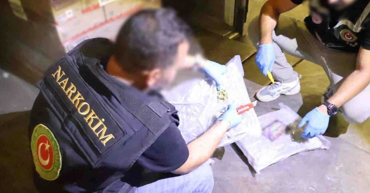 edirnede uyusturucu operasyonu 810 kilogram esrar ele gecirildi Z5EmuzuI.jpg