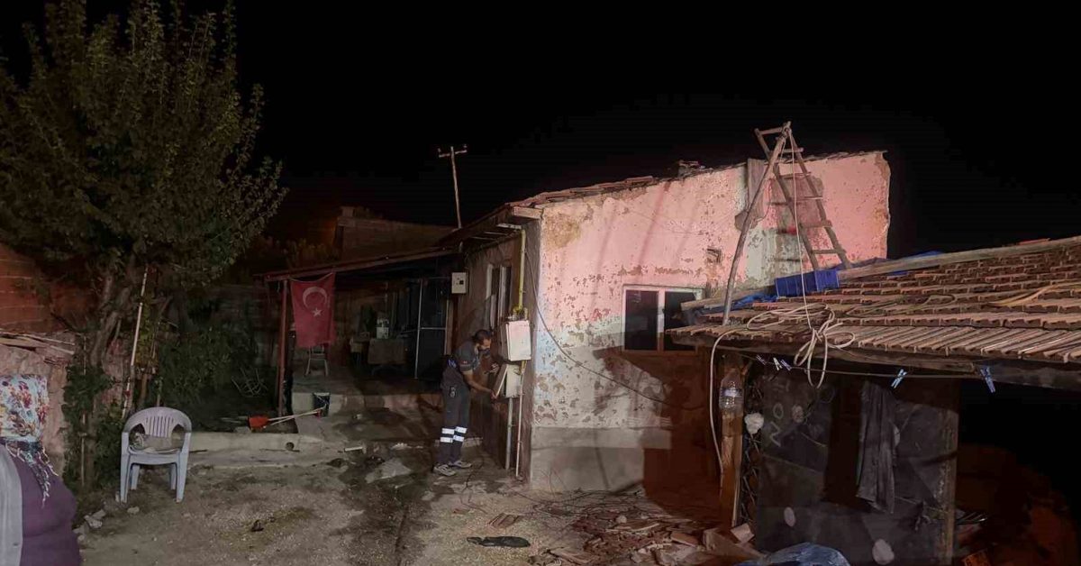 eskisehir ciftelerde yangin ev kullanilamaz hale geldi QVQLz479.jpg