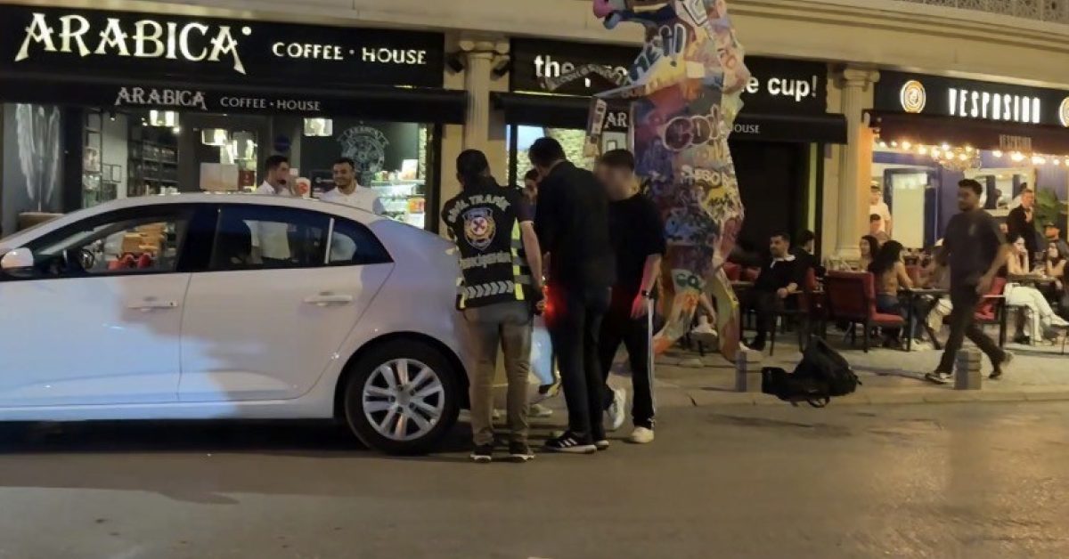 eskisehirde plakasiz ve kasksiz scooter surucusune 51 bin 219 lira ceza kesildi pPHe95Ep.jpg