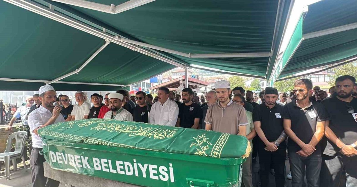 genc kameraman deniz kucukler devrekte son yolculuguna ugurlandi e7925XSU.jpg