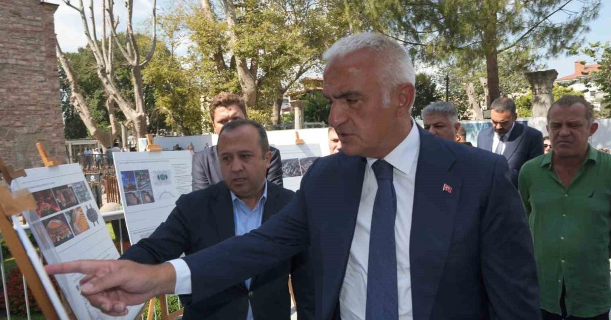 istanbulda ayasofya restorasyonu bakan ersoy yerinde inceledi zeDfYyT3.jpg