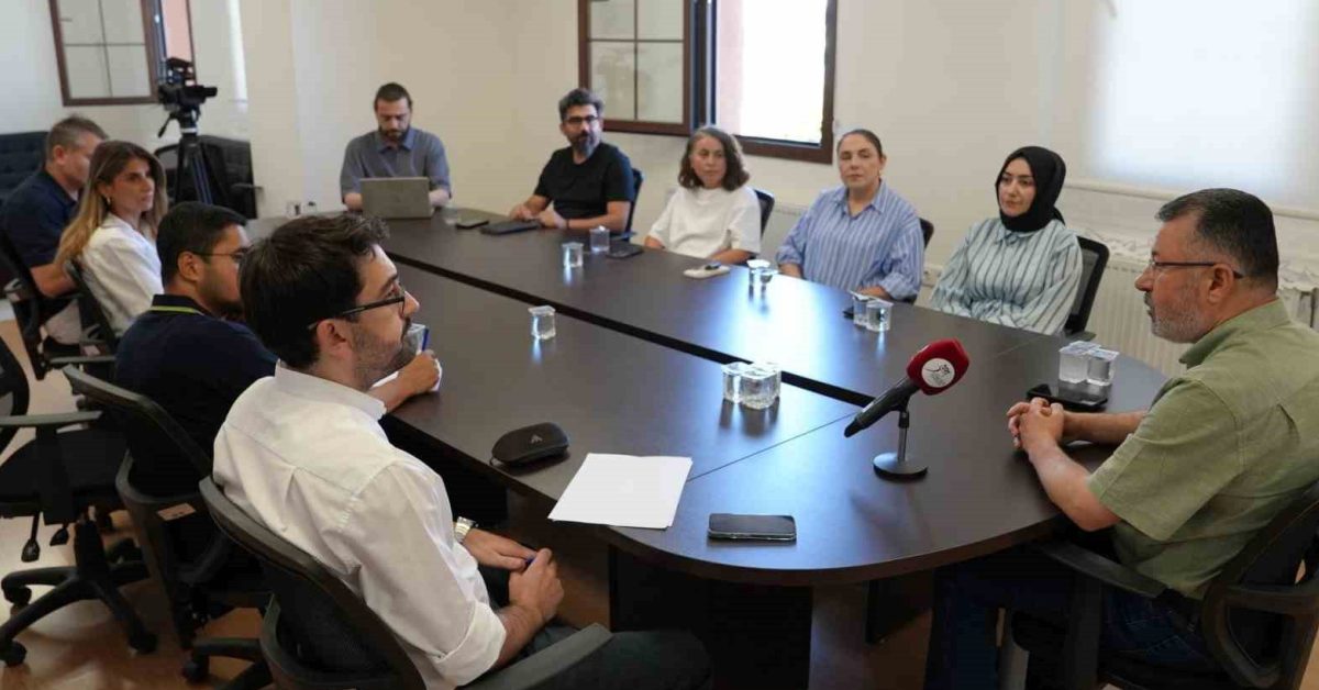 karabukte akademik kurul toplantisi yapildi TdcxPacD.jpg